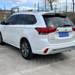 Mitsubishi Outlander 2021