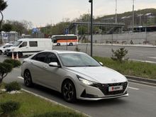 Hyundai Elantra 2022